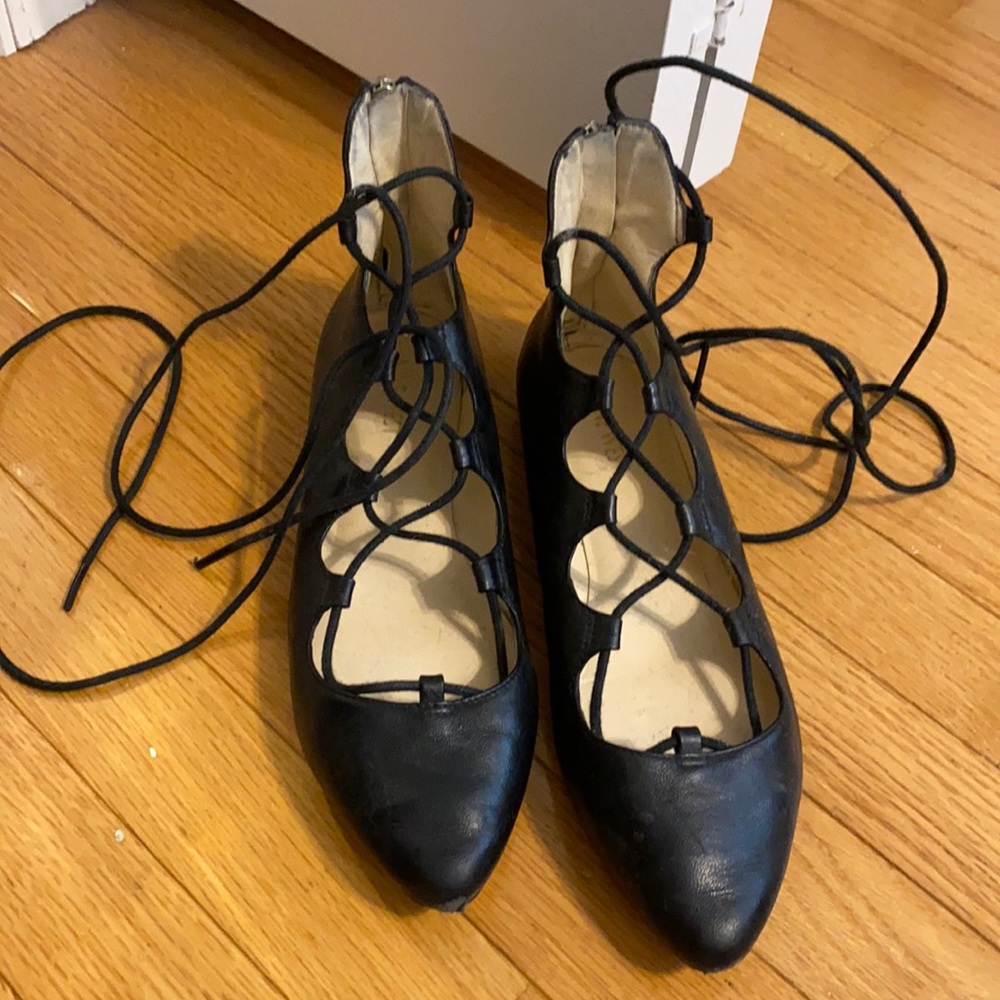 Nine West lace up flats